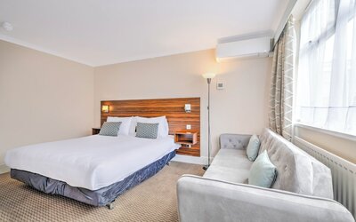 Palms Hotel & Retreat By Palette London Romford