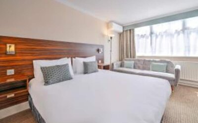 Palms Hotel & Retreat By Palette London Romford