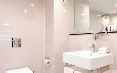Palms Hotel & Retreat By Palette London Romford