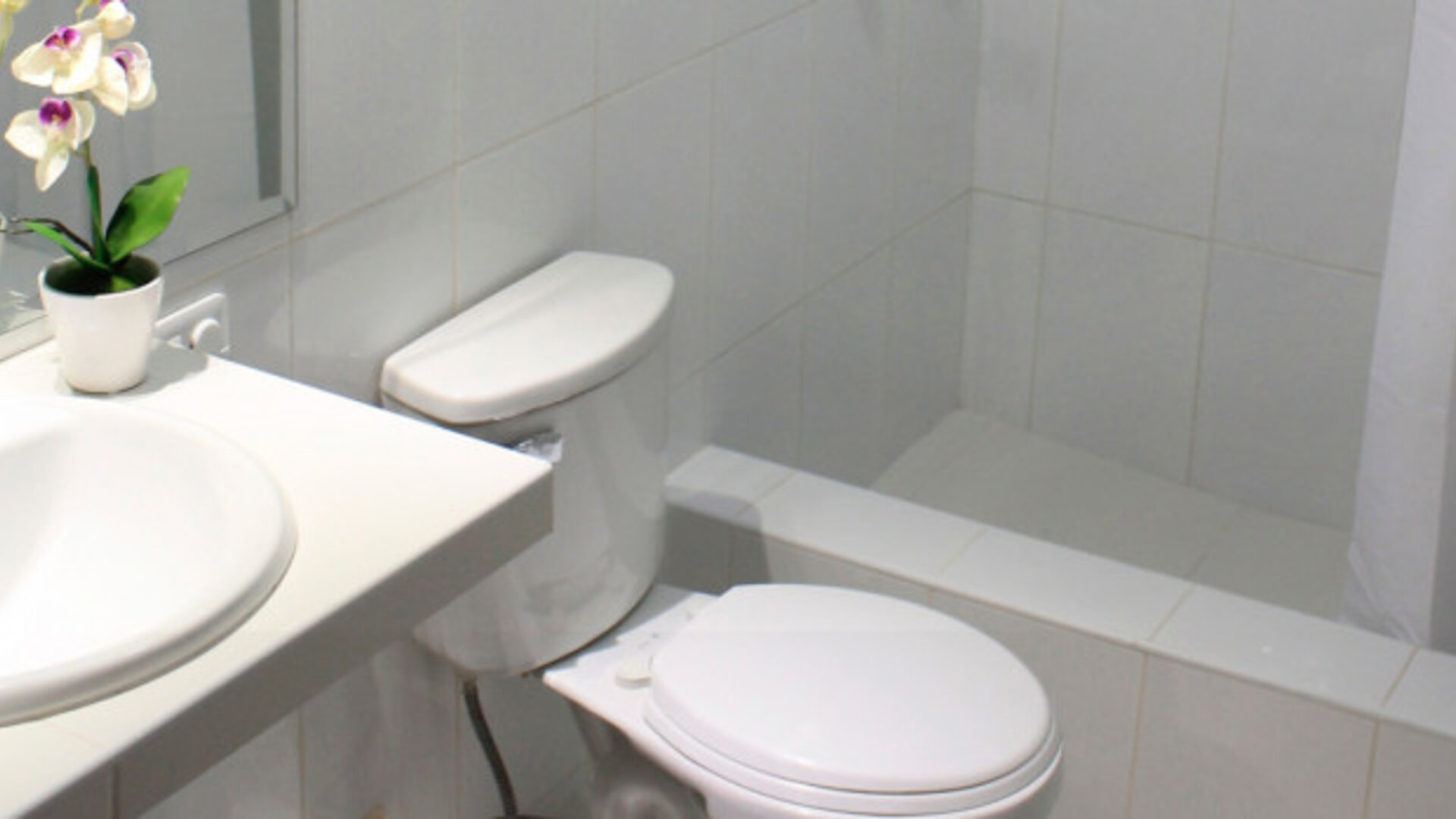 Manhattan Inn Airport Hotel