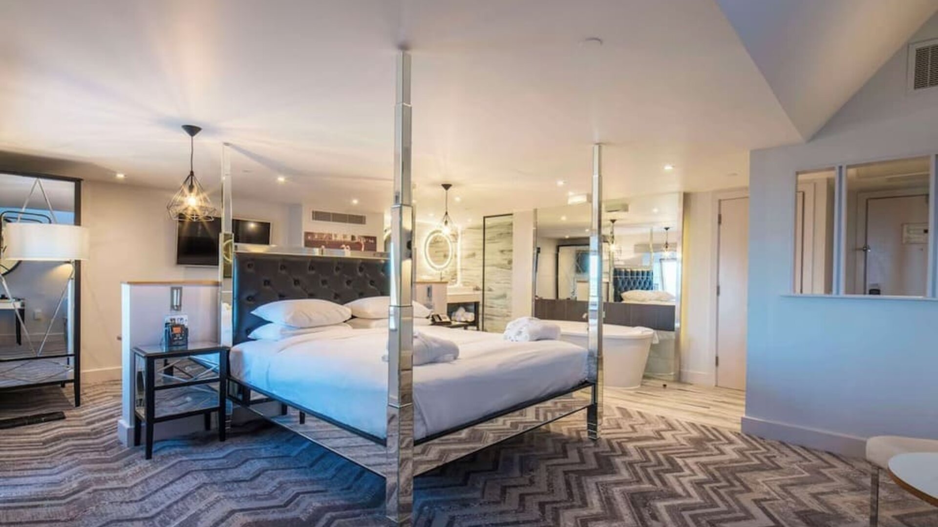 Luxurious king suite with beautiful bath at DoubleTree By Hilton Bristol South - Cadbury House.