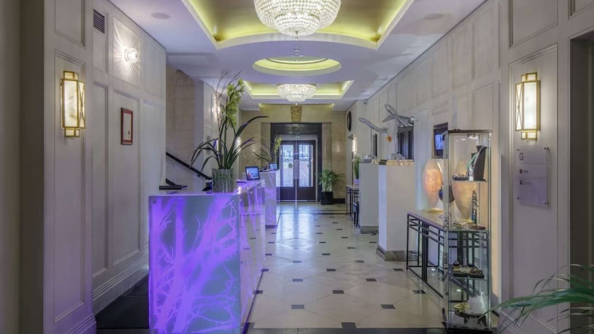 Reception area at DoubleTree by Hilton London Greenwich.