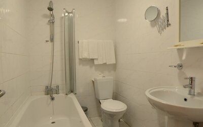Britannia Inn Hotel