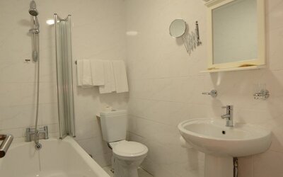 Britannia Inn Hotel