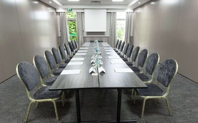Professional meeting room at Doubletree by Hilton Glasgow Strathclyde.