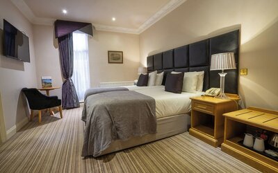 Waterton Park Hotel