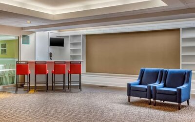 Hotel bar at Comfort Suites Oakbrook Terrace.