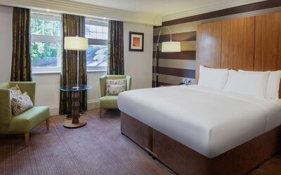 Delux king with natural light at DoubleTree By Hilton Stratford-upon-Avon.