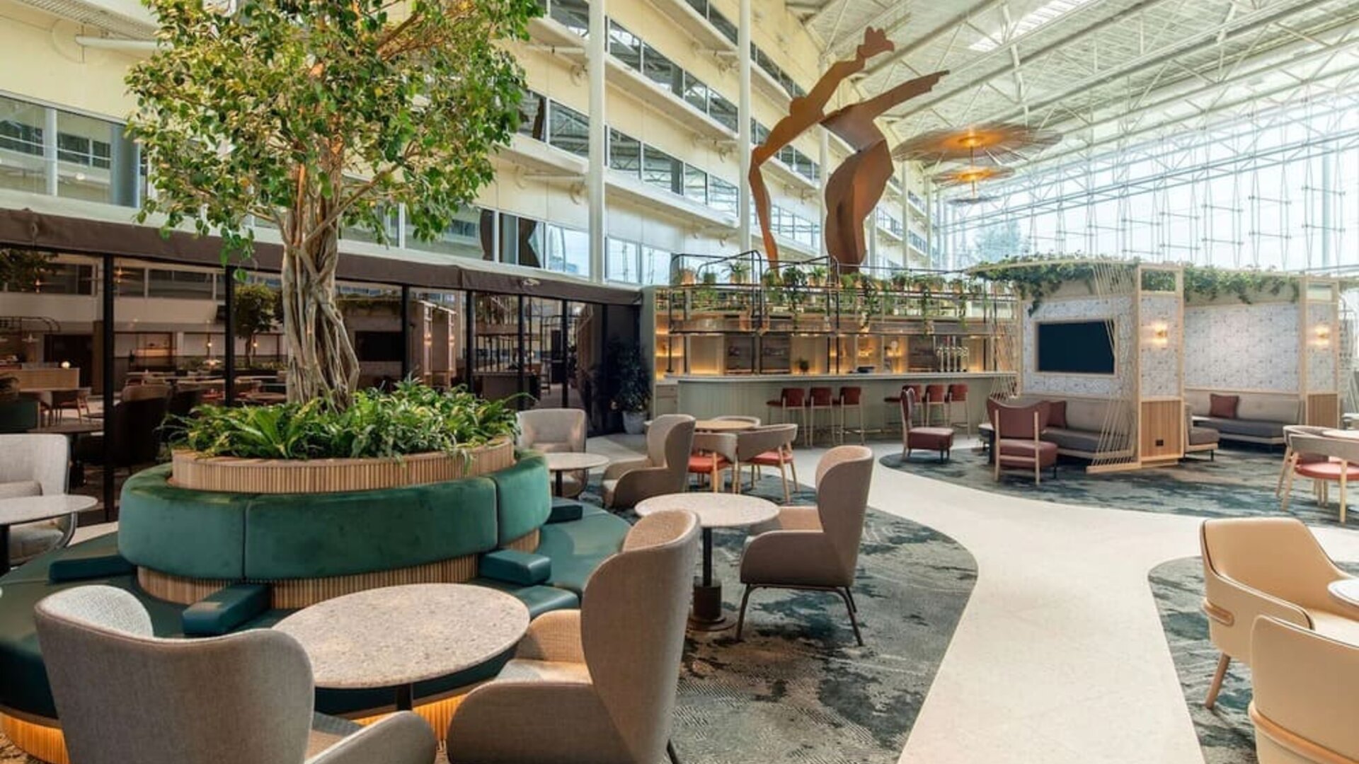 Dining area perfect for coworking  at Hilton London Heathrow Airport.