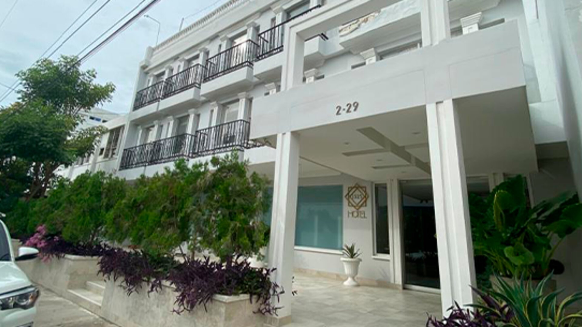 Hotel 1525 By GEH Suites