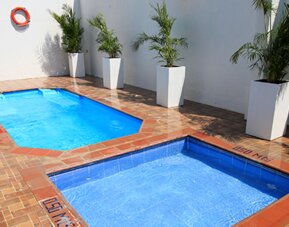 Hotel Rodadero Inn By GEH Suites