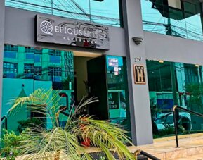 Epiqus Hotel