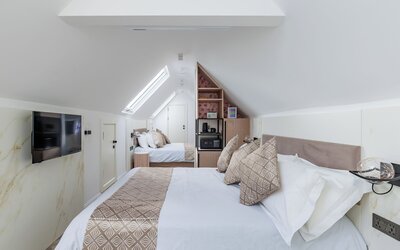 Rosemay Boutique Hotel Near Heathrow Airport