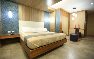 Bright day use room at Victoria Court Canley - Pasig.