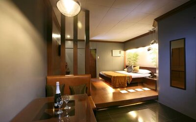 Romantic day room at Victoria Court Suites.