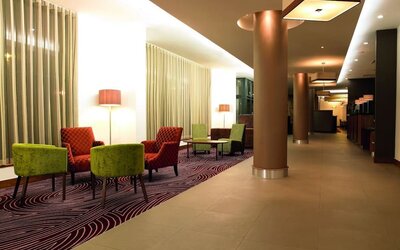 Lobby and coworking lounge at Leonardo Hotel Derby.
