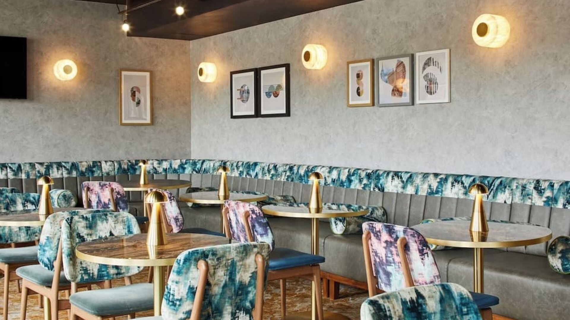 Hotel bar perfect for coworking at Leonardo Royal Hotel Edinburgh.