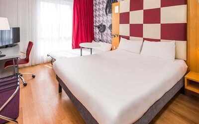 Room, 2 Twin Beds (The Duet)