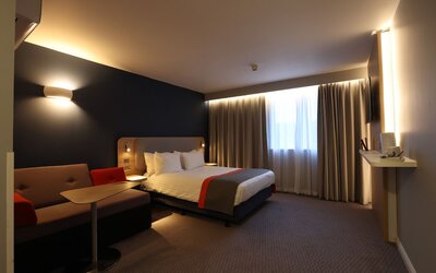 Knowsley Inn & Lounge