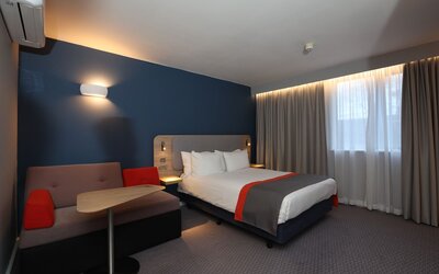 Knowsley Inn & Lounge