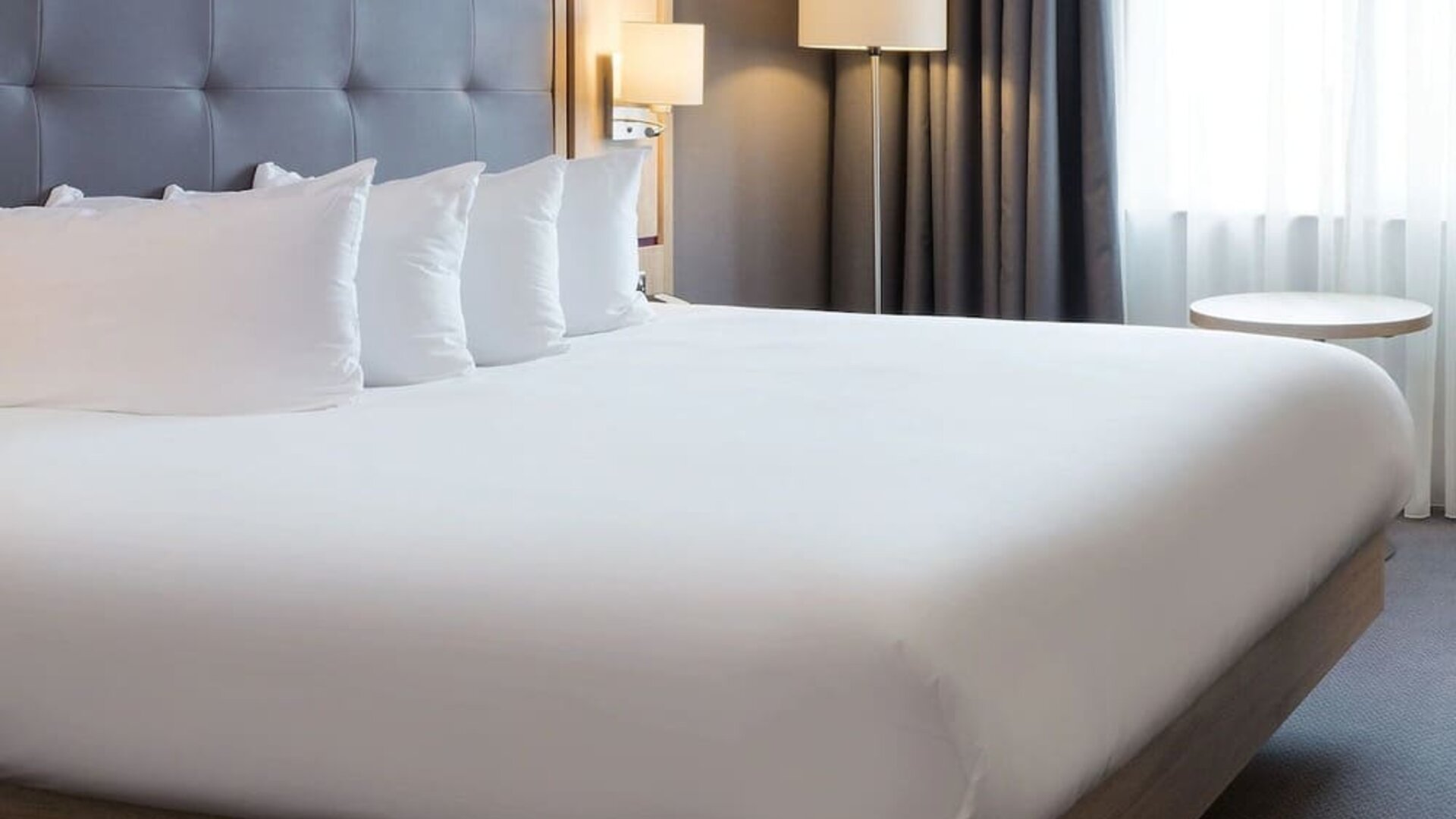 Romantic king room at Leonardo Hotel London Watford.