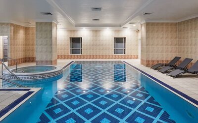 Indoor pool at Leonardo Hotel Middlesbrough.
