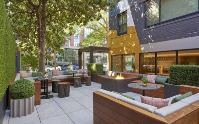 Outdoor seating at Viceroy Washington DC.
