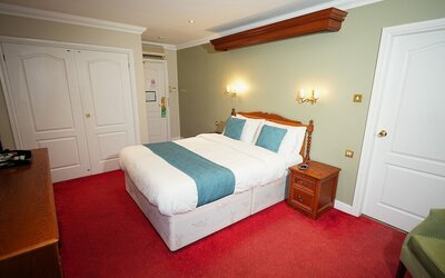 Consort Hotel & Urban Spa