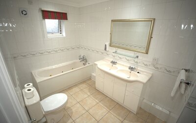 Consort Hotel & Urban Spa