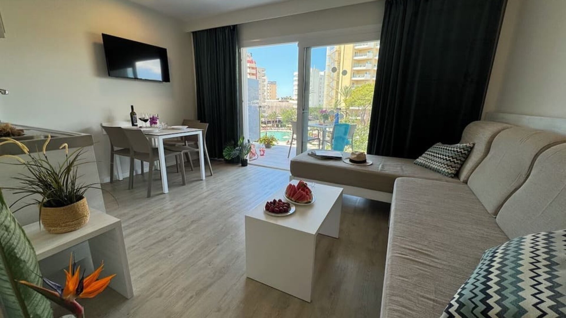 Day room with lounge at INN Mallorca Aparthotel.