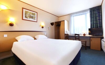 The Raceby Hotel, Doncaster (South Yorkshire), Part of the AG Collection