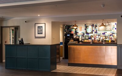 Almondsbury Inn & Lounge