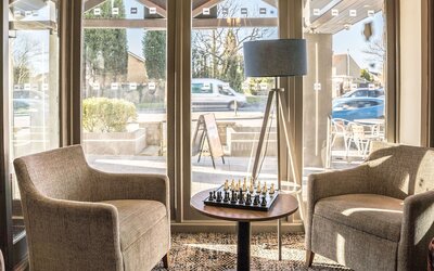 Almondsbury Inn & Lounge