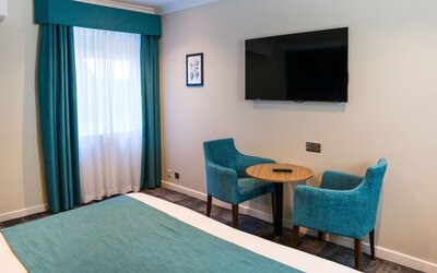 Almondsbury Inn & Lounge