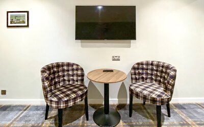 Almondsbury Inn & Lounge