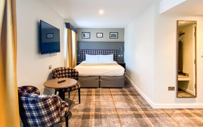 Almondsbury Inn & Lounge