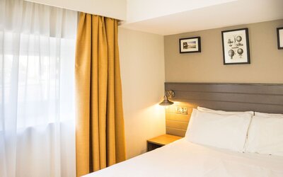 Almondsbury Inn & Lounge
