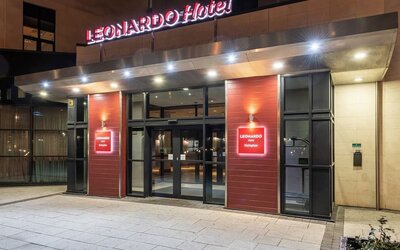 Hotel entrance at Leonardo Hotel Nottingham.