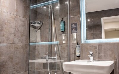 Almondsbury Inn & Lounge
