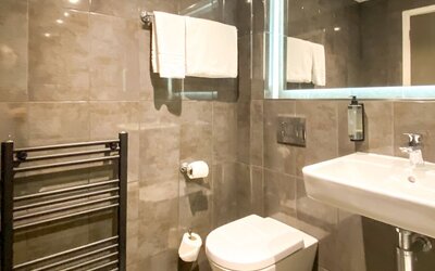 Almondsbury Inn & Lounge