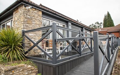 Almondsbury Inn & Lounge