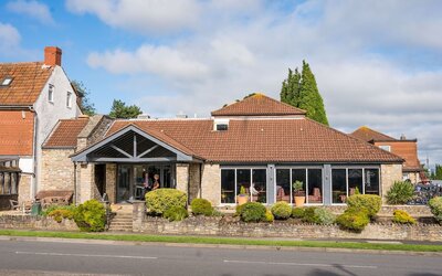 Almondsbury Inn & Lounge