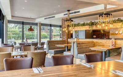 Premier Inn Bristol Parkway - M32