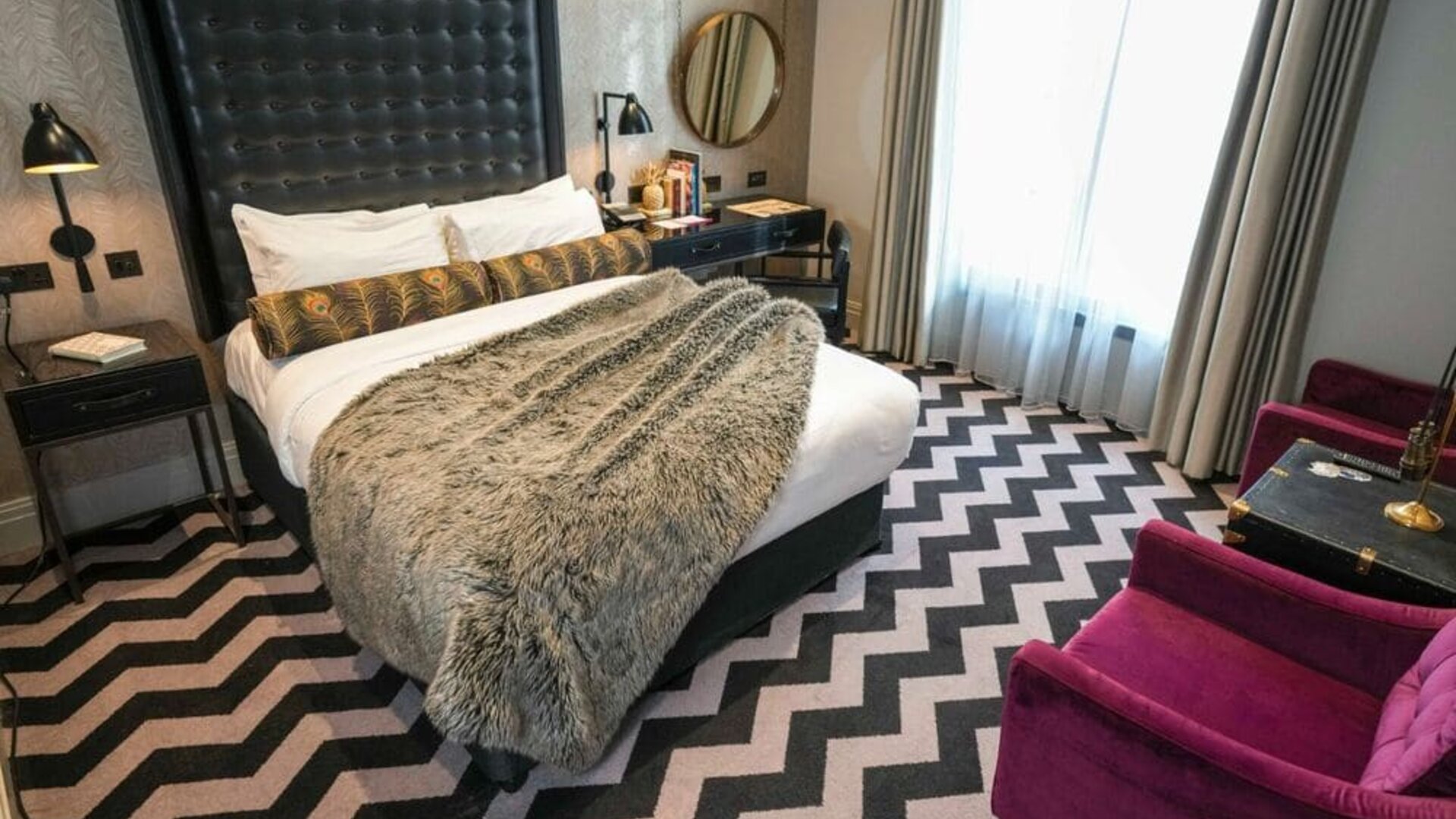 Day use room with natural light at Hotel Gotham. 