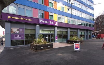 Premier Inn Leicester City Centre - Train Station