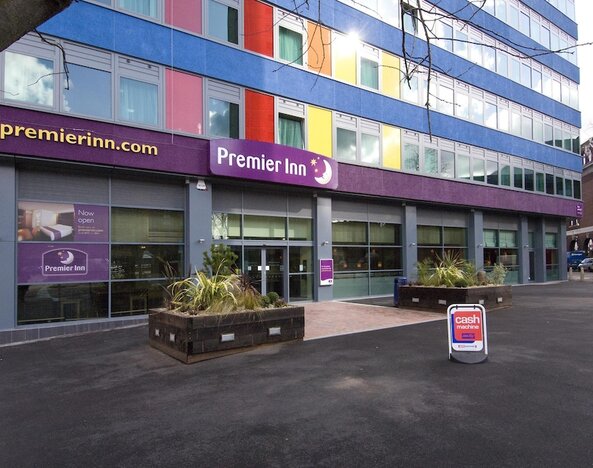Premier Inn Leicester City Centre - Train Station