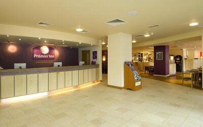 Premier Inn Leicester City Centre - Train Station