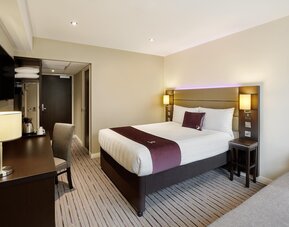 Premier Inn Leicester City Centre - Train Station