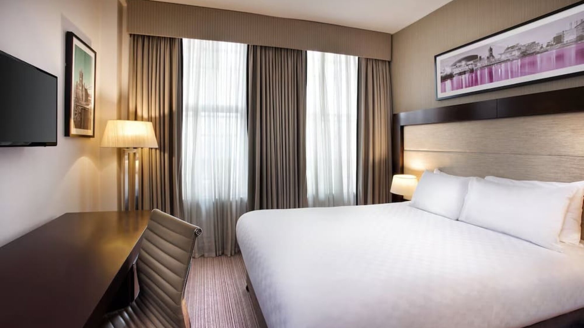 Romantic day room at Leonardo Hotel Cardiff.