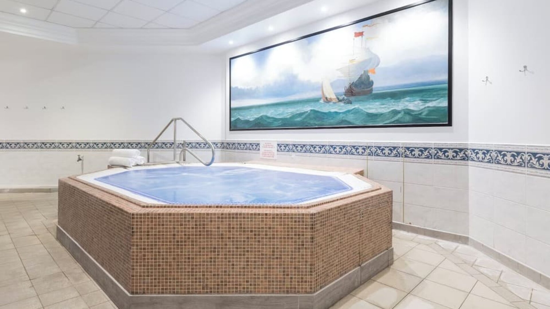 Spa tub available at Leonardo Hotel Southampton Grand Harbour.